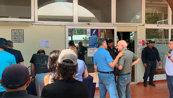 Pleito entre socios del Club Britania en Xalapa