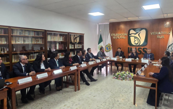 Toma de posesión el Dr. Arturo Navarrete Sánchez como titular del IMSS Veracruz Sur