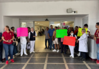 Exigen frenar paso al IMSS-Bienestar y saldar adeudos: paran labores médicas en Veracruz