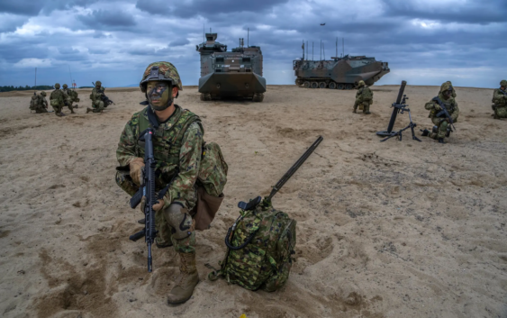 Japón venderá más armas al extranjero, rompiendo con el pacifismo de posguerra