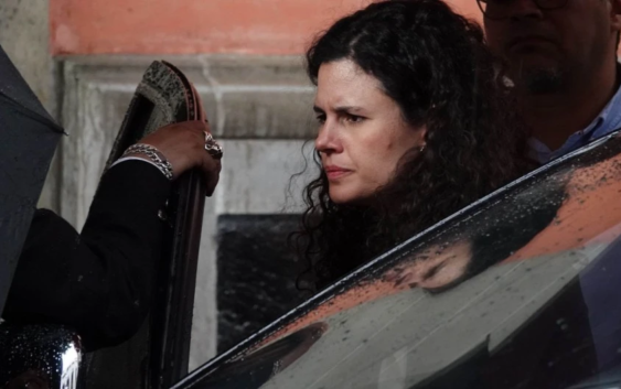 Confirma Luisa María Alcalde que sería reemplazada por Ariadna