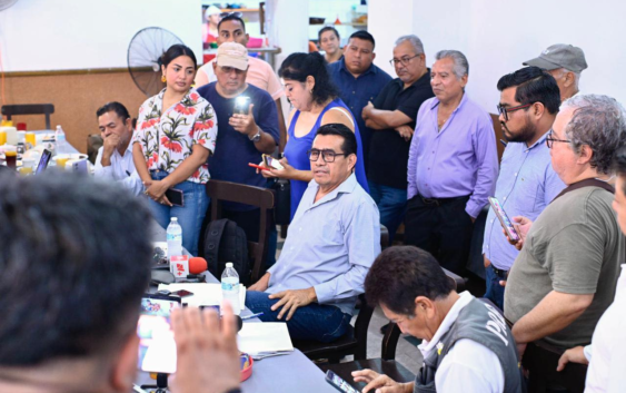 Pide Esteban Bautista, diálogo y se deslinda de retención de camión de basura
