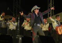 ¡Una locura! Edwin Luna y la Trakalosa de Monterrey abarrotan el Teatro del Pueblo de la Expo Feria Coatza 2026