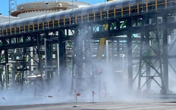 Captan presunta fuga de gas en refinería de Dos Bocas | VIDEO