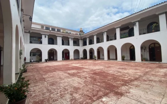 Ex empleados de Acayucan denuncian despidos sin liquidación; preparan demandas