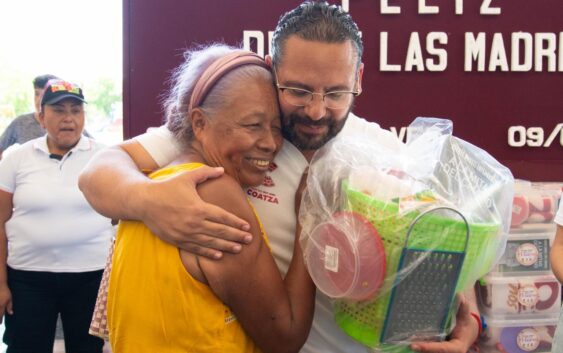 Pedro Miguel y Sonia Marie, refrendan su reconocimiento a las madres con entrega masiva de presentes en la Alameda