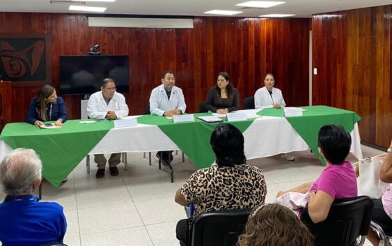 Pacientes oncológicos y autoridades del IMSS Veracruz Sur sostienen reunión de trabajo