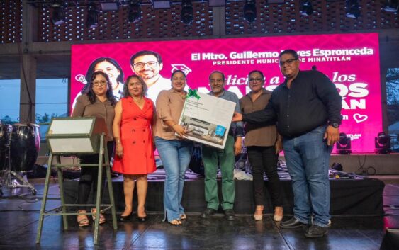 Minatitlán celebra a las Maestras y Maestros con gran festejo