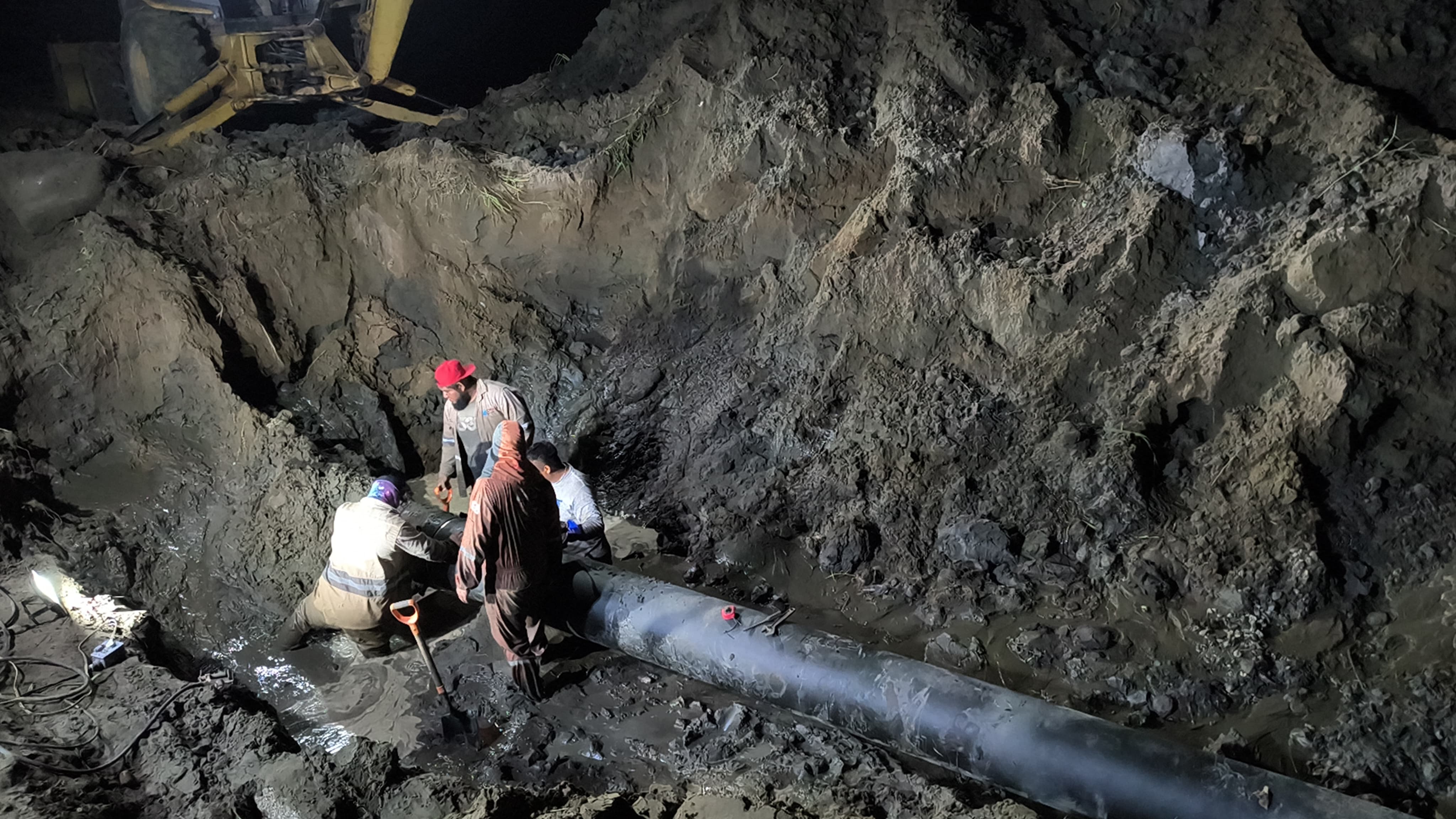 Concluyen trabajos de sustitución en línea de 18 pulgadas; se restablece paulatinamente el servicio de agua en colonias del poniente