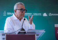Rocha Moya habría salido de Palacio tras revelación de Proceso; helicóptero militar lo sacó con sus hijos
