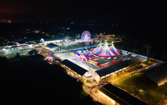 ¡Lleno total! Más de 3 mil personas vibran en el Circo Chino de Pekin: Cosoleacaque