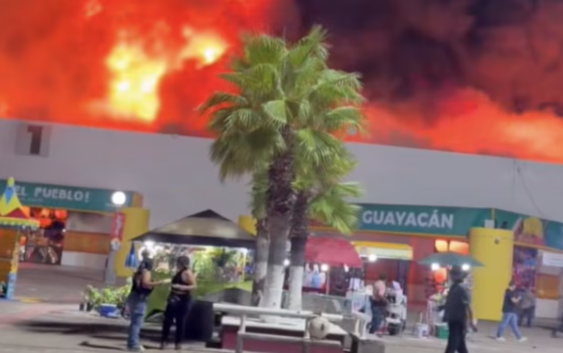 Incendio en Feria de Tabasco 2026 ‘arrasa’ con 200 locales; hay 5 personas muertas