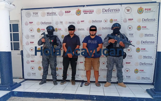 Policías de San Juan Evangelista capturan a dos roba vacas