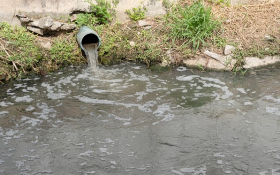 Vecinos Soteapan bloquean Platanillo, manantial que surte agua en Acayucan, Oluta y Soconusco
