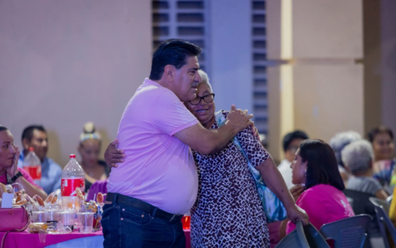 festival musical y regalos, Jesús Garduza Salcedo y el DIF celebran a más de dos mil Mamás