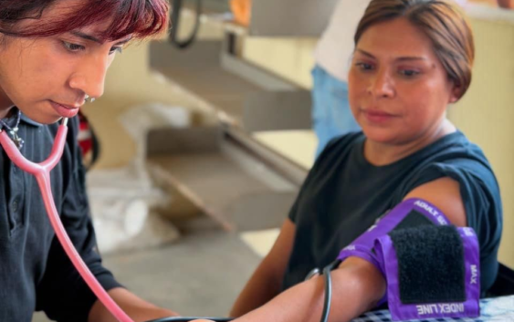 Acerca Ayuntamiento de Cosoleacaque servicios médicos gratuitos a habitantes de Las Palmas