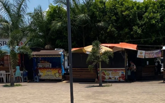 Ayuntamiento de Acayucan corta la luz a comerciantes del centro previo a desalojo