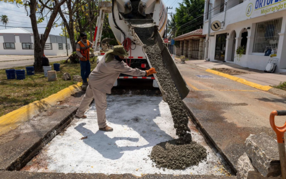 🚧 Gobierno de Minatitlán atiende puntos clave de infraestructura vial