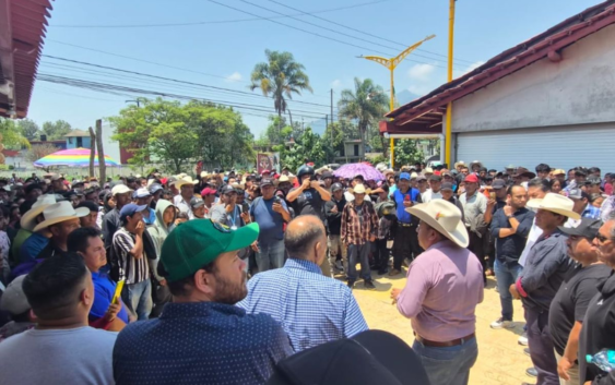Liberan bloqueo en Coscomatepec tras acuerdos de obra con habitantes de Zacatla