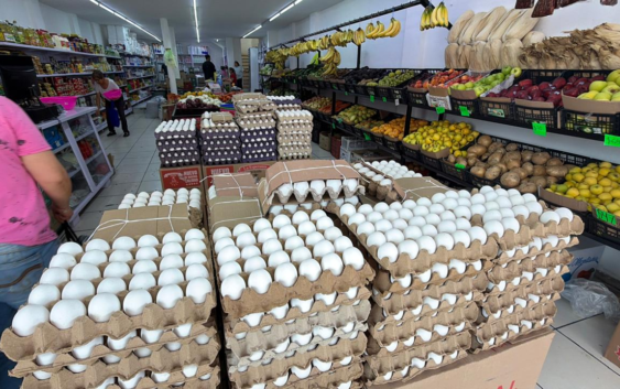 Baja precio del huevo en Xalapa; familias sienten alivio