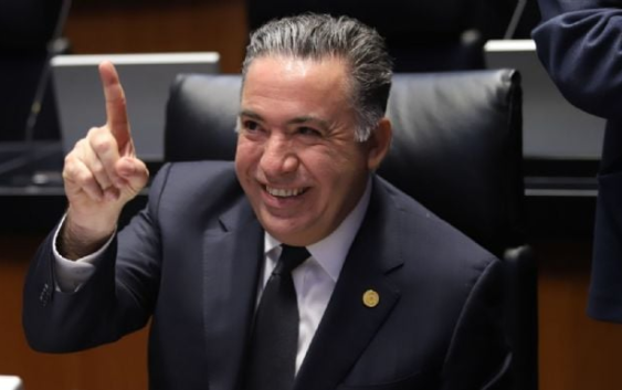 Enrique Inzunza pide licencia al Senado por “embestida mediática”