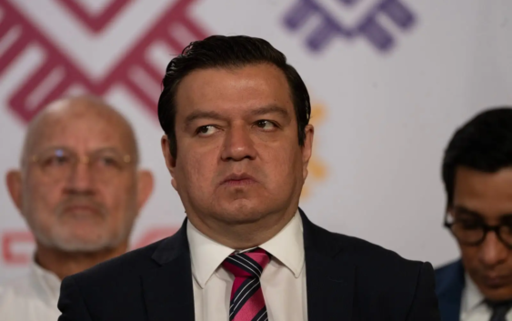 Ni con nuevo director Pemex frena la caída en la producción de petróleo