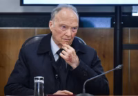 Joyas por 18 millones de pesos, siete vehículos de lujo, 10 casas y un edificio: Gertz Manero transparenta por primera vez su riqueza
