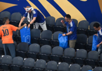 Aficionados de Japón lo Hacen de Nuevo: Limpian Estadio Tras Partido en el Mundial Aficionados de Japón lo Hacen de Nuevo: Limpian Estadio Tras Partido en el Mundial