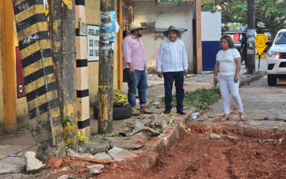 Guillermo Reyes Espronceda supervisa avances de obras en Minatitlán