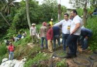 “Hay que sacar adelante Coatzacoalcos”: Pedro Miguel recorre áreas afectadas por la tormenta en Coatzacoalcos