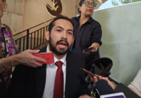 Acusa ex trabajador de la UV presunto hostigamiento institucional; asegura que buscan obstaculizar su labor como abogado