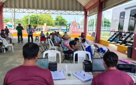 Unidad Médica Móvil beneficia a habitantes del ejido Colorado con atención gratuita