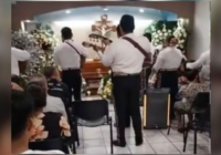 En el funeral del reportero Ángel López en Veracruz, familiares y amigos exigen que su asesinato no quede impune En el funeral del reportero Ángel López en Veracruz, familiares y amigos exigen que su asesinato no quede impune