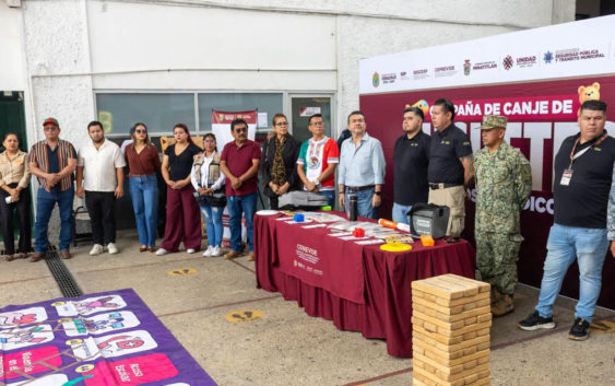 Minatitlán fortalece la cultura de paz con canje de juguetes bélicos por lúdicos