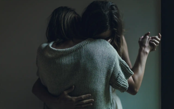 Juventudes LGBTQ+: la noche y el silencio exacerban la crisis suicida