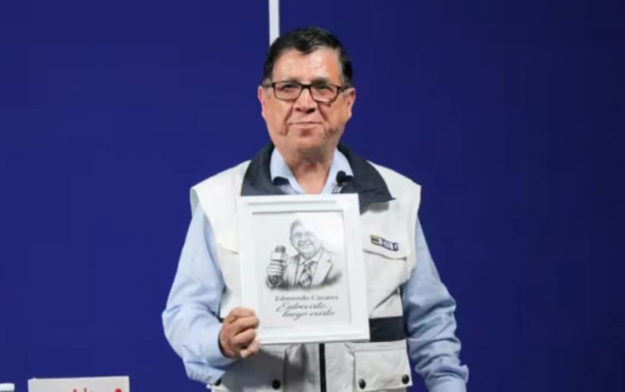 ¿Quién es Edmundo Cázares? El periodista que generó polémica por entrevista con Monsiváis