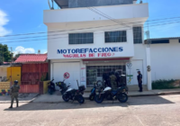 Dejan cartulina y una bala en Motorefacciones “Águilas de Fuego” de Acayucan, un lugar de “Bienestar” Dejan cartulina y una bala en Motorefacciones “Águilas de Fuego” de Acayucan, un lugar de “Bienestar”