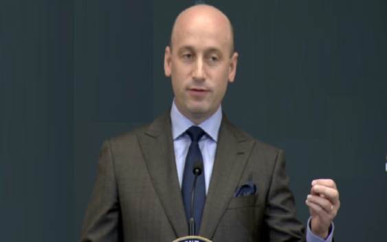 Stephen Miller acusa que cárteles controlan sistema político mexicano y buscan desestabilizar a Estados Unidos