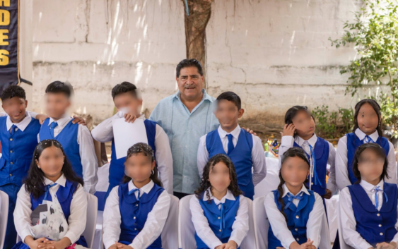 Alcalde Jesús Manuel Garduza Salcedo refrenda compromiso con la educación en Oluta