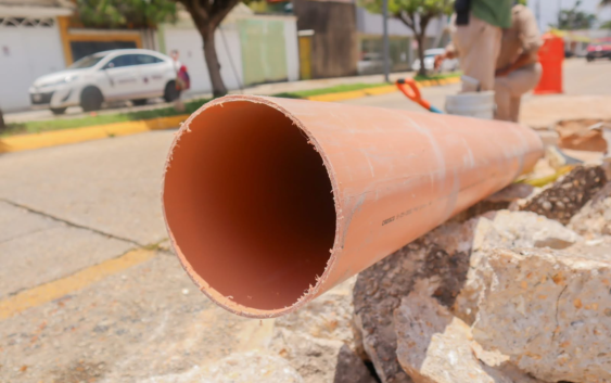 Atienden red de drenaje para mejorar el servicio en la colonia Petrolera