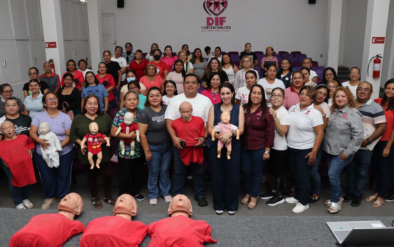 Fortalece DIF Coatzacoalcos la preparación de directivos de CADI y CAIC en primeros auxilios