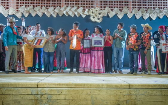Familias de Cosoleacaque disfrutan del talento de la compañía de danza de San José Iturbide, Guanajuato