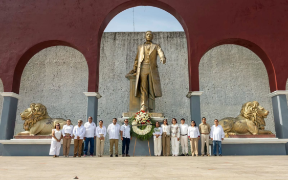 Minatitlán conmemora el 154 aniversario luctuoso de Benito Juárez García