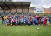 CONVIVE ALCALDE DE OLUTA CON NIÑEZ FUTBOLISTA DE TUZOS CDO