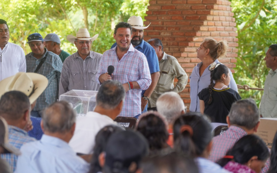Cirilo Vázquez Parissi fortalece al sector ganadero con programas, capacitación y apoyos.