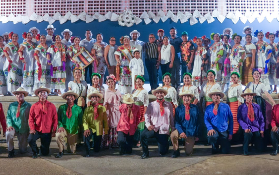 La cultura de Yucatán engalana el parque Miguel Hidalgo de Cosoleacaque
