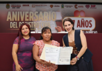 Entregan Gobierno Municipal, DIF y Registro Civil actas de registro extemporáneo