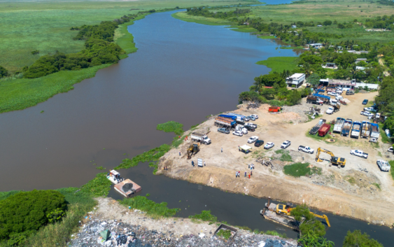 Tras 35 años de abandono, Pedro Rosaldo recupera canal pluvial y protege a más de 5 mil habitantes en Coatzacoalcos