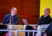 El Mundial agoniza y la correspondencia espistolar futbolera entre Martín Caparrós y Juan Villoro continúa El Mundial agoniza y la correspondencia espistolar futbolera entre Martín Caparrós y Juan Villoro continúa
