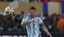 Aficionados argentinos agreden a mexicanos tras la final de la Copa del Mundo Aficionados argentinos agreden a mexicanos tras la final de la Copa del Mundo